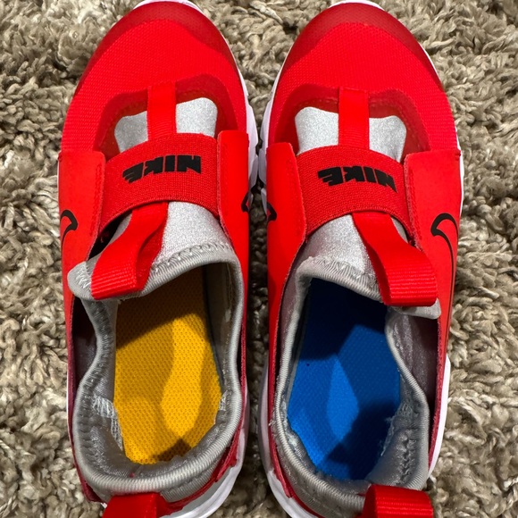 Nike Tennis Shoes - Picture 6 of 6